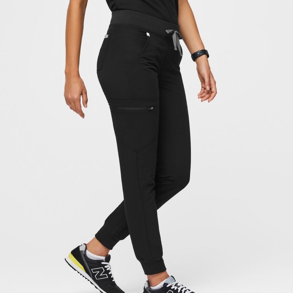 FIGS Zamora Jogger Scrub Pants